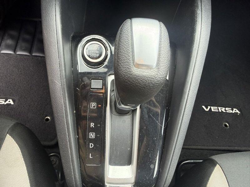 Nissan Versa SV 2020