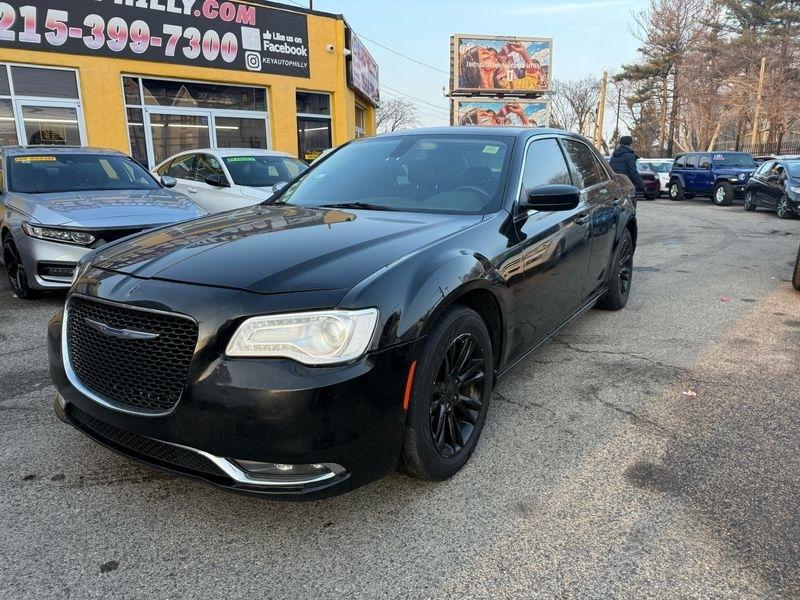 2017 Chrysler 300 Limited RWD
