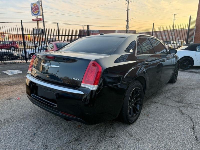 Chrysler 300 Limited RWD 2017