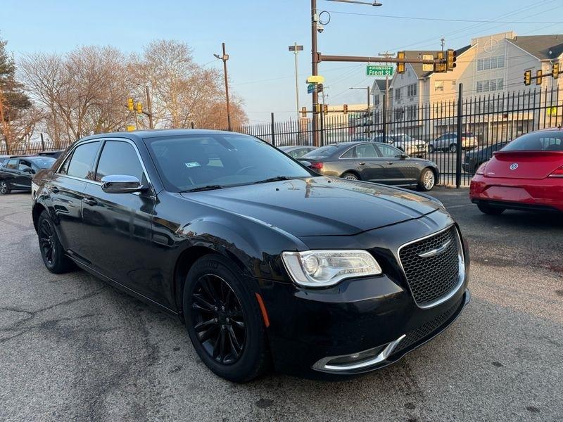 Chrysler 300 Limited RWD 2017