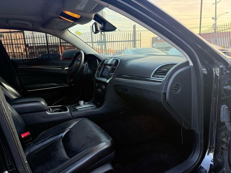 Chrysler 300 Limited RWD 2017