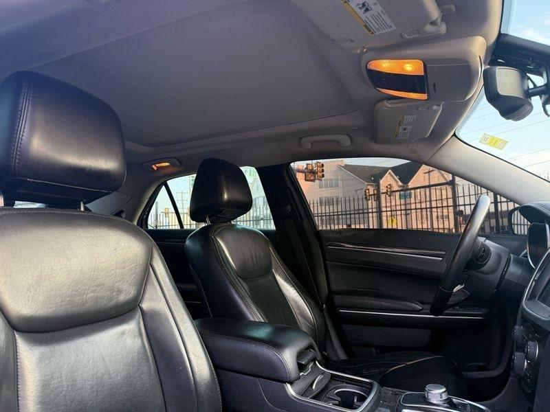Chrysler 300 Limited RWD 2017