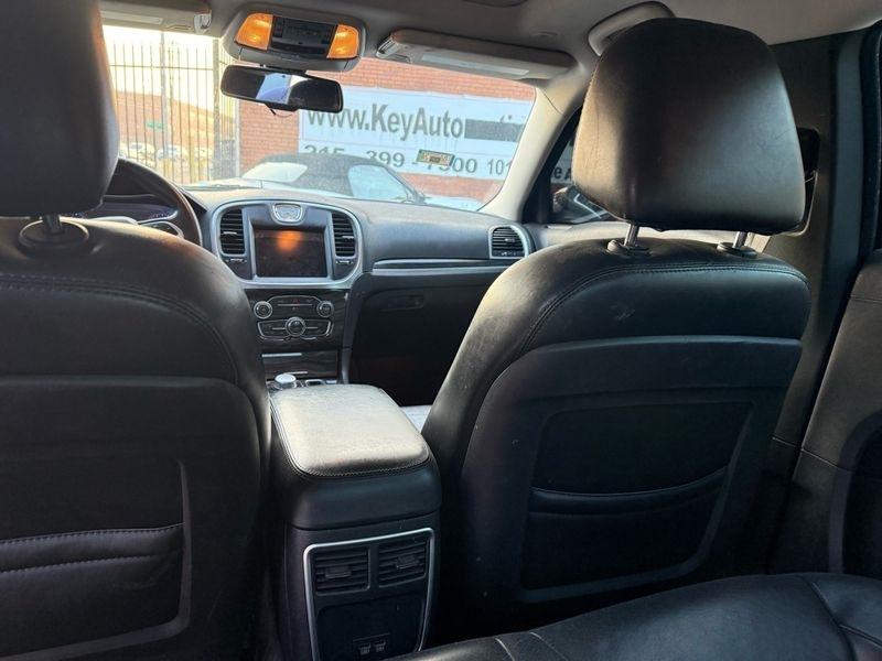 Chrysler 300 Limited RWD 2017