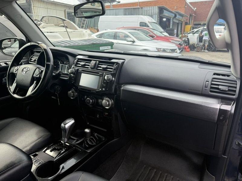 Toyota 4Runner  2017