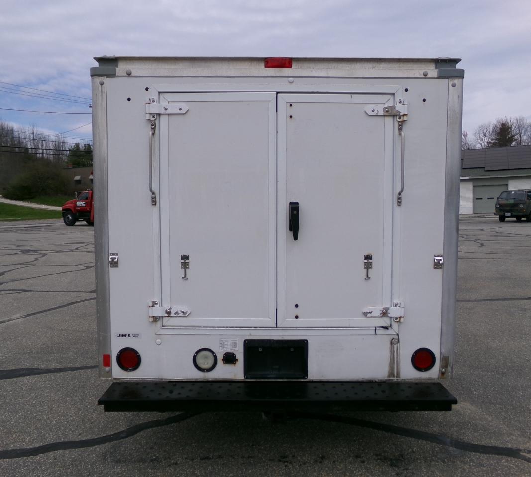 Ford Econoline Commercial Cutaway E-350 Super Duty 138" SRW 2014