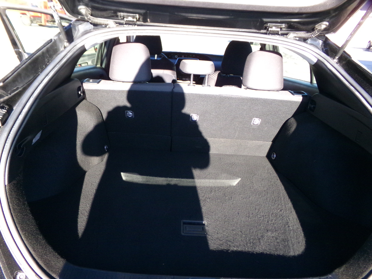 Toyota Prius 5dr HB Two (Natl) 2016