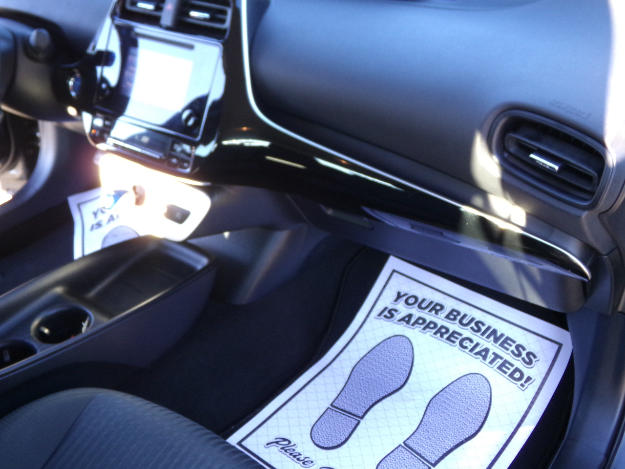 Toyota Prius 5dr HB Two (Natl) 2016