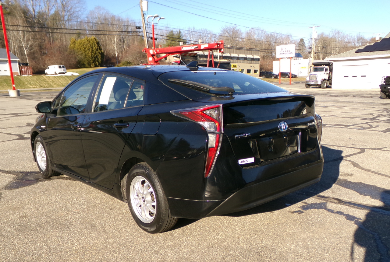 Toyota Prius 5dr HB Two (Natl) 2016