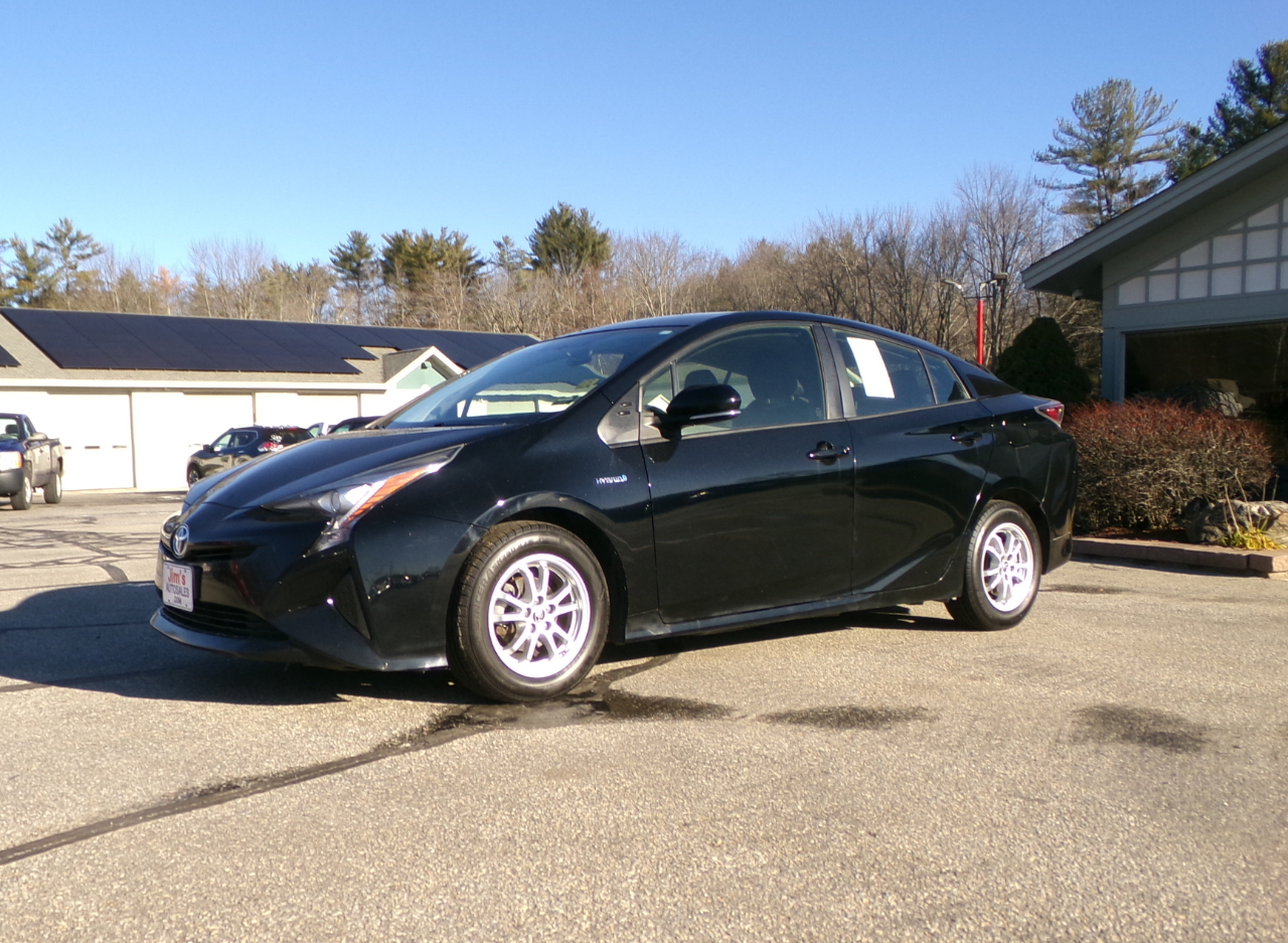 Toyota Prius 5dr HB Two (Natl) 2016