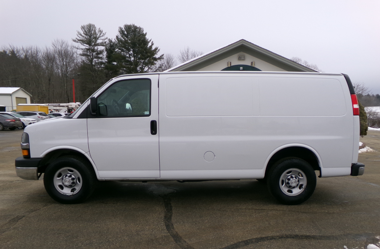 Chevrolet Express Cargo Van RWD 2500 135" 2018