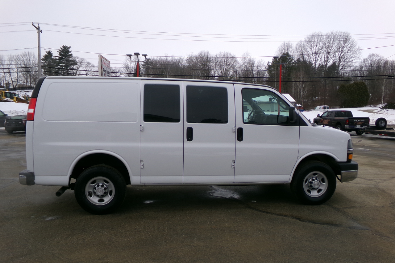 Chevrolet Express Cargo Van RWD 2500 135" 2018