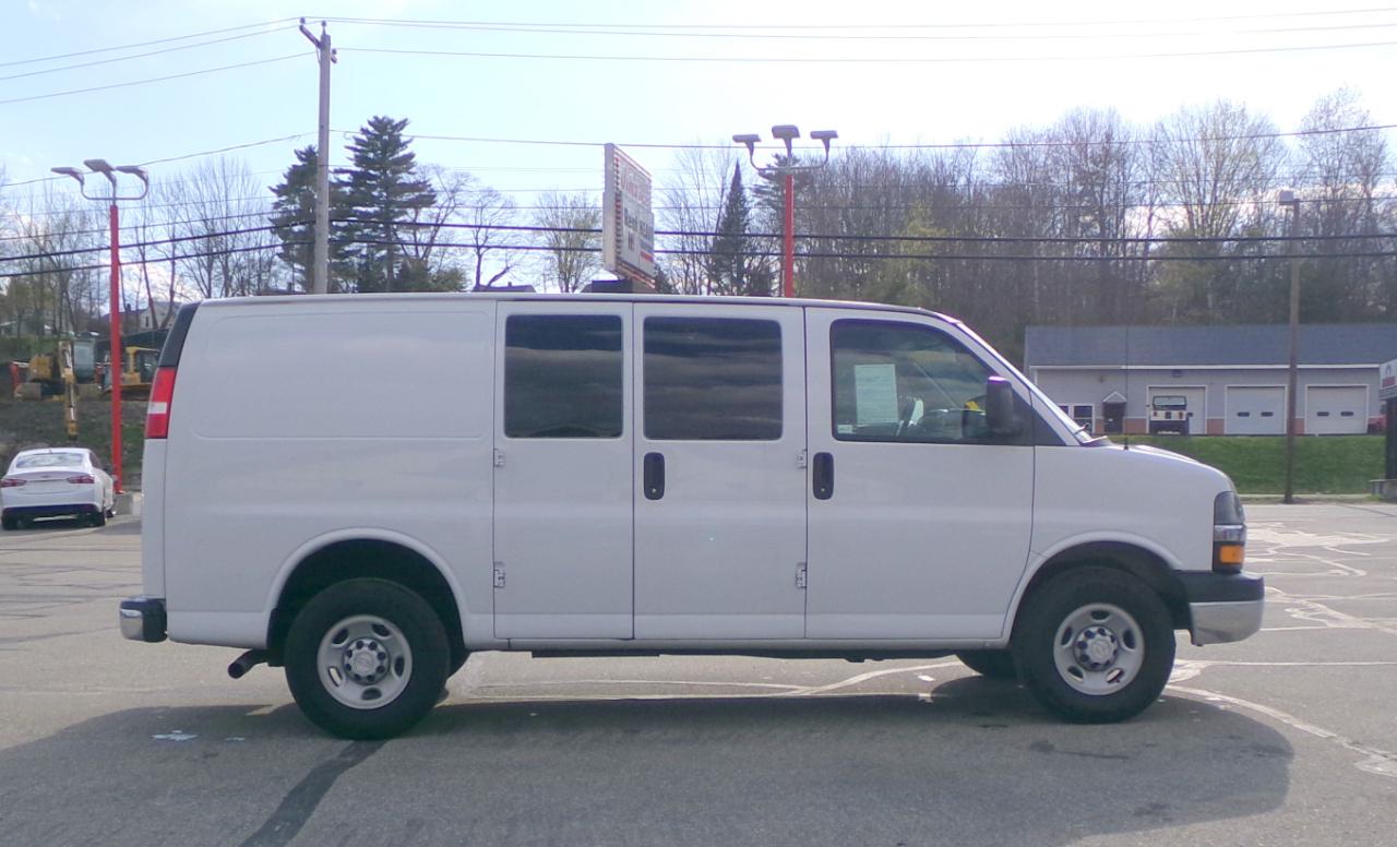 Chevrolet Express Cargo Van RWD 2500 135" 2018