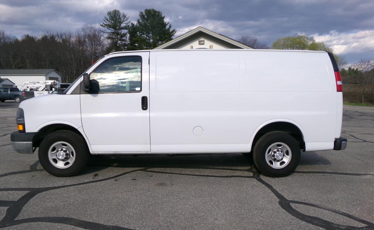 Chevrolet Express Cargo Van RWD 2500 135" 2018