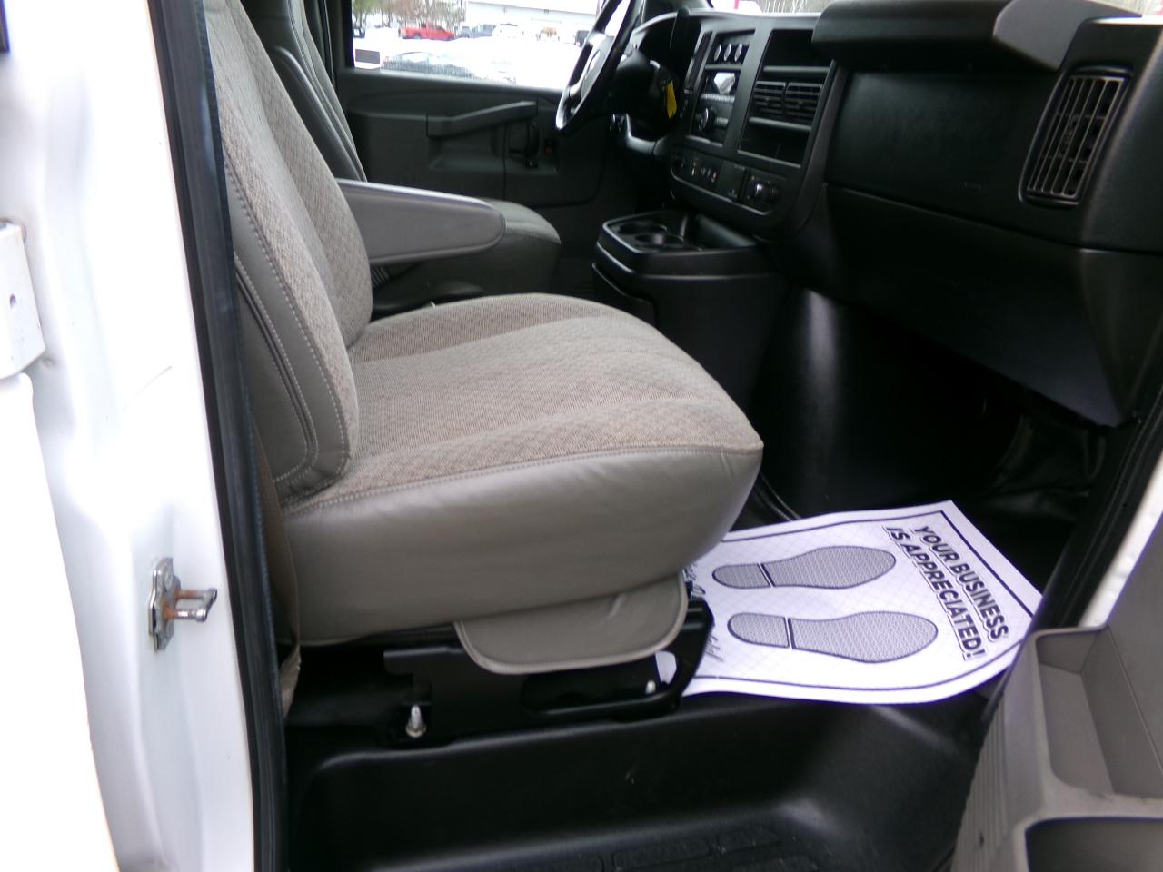 Chevrolet Express Cargo Van RWD 2500 135" 2018
