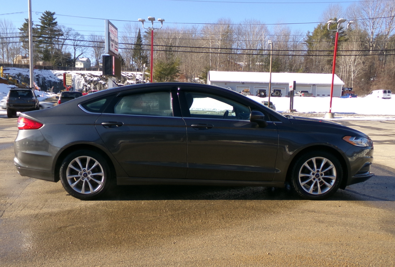 Ford Fusion SE FWD 2017