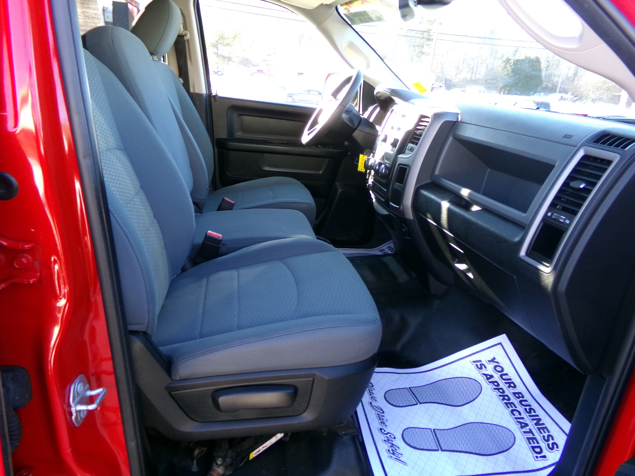 RAM 1500 Tradesman 4x4 Crew Cab 5'7" Box 2018