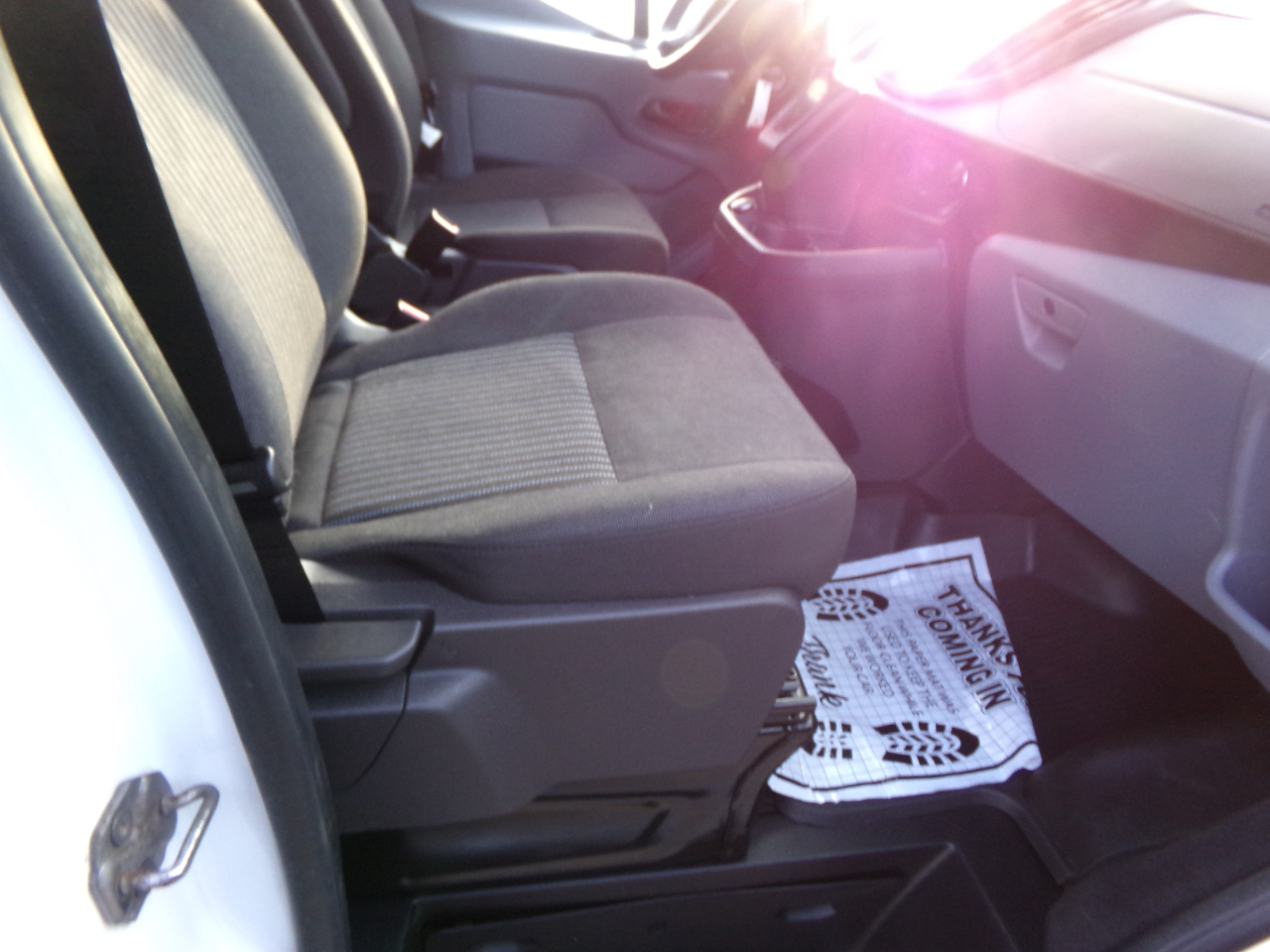 Ford Transit Passenger Wagon T-150 130" Med Roof XLT Sliding RH Dr 2019