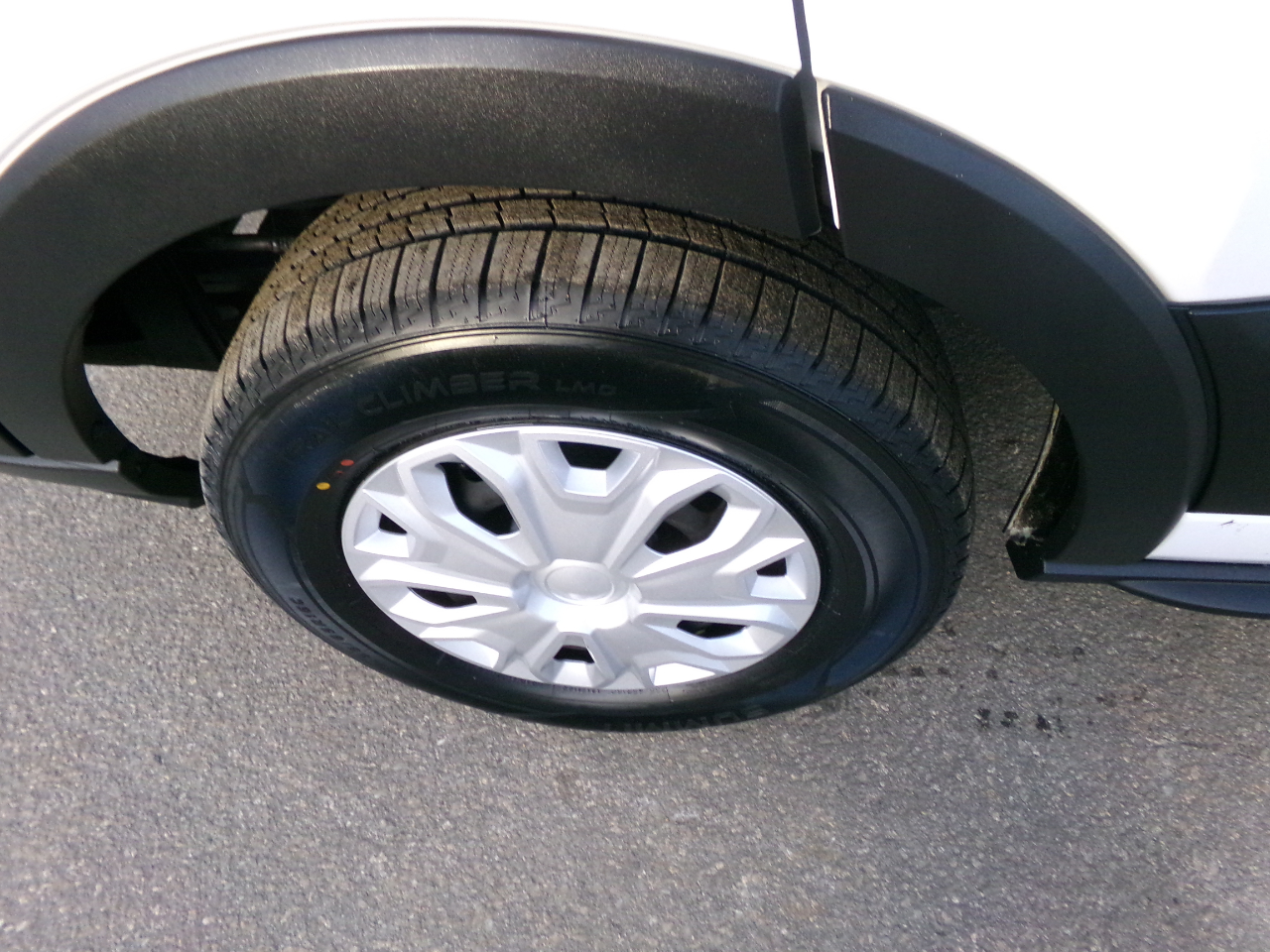 Ford Transit Passenger Wagon T-150 130" Med Roof XLT Sliding RH Dr 2019