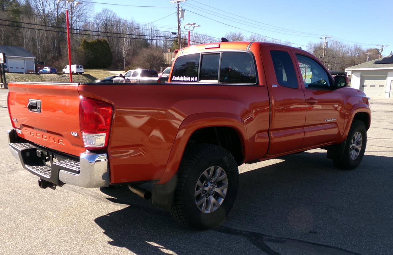 Toyota Tacoma 4WD Access Cab V6 MT (Natl) 2017