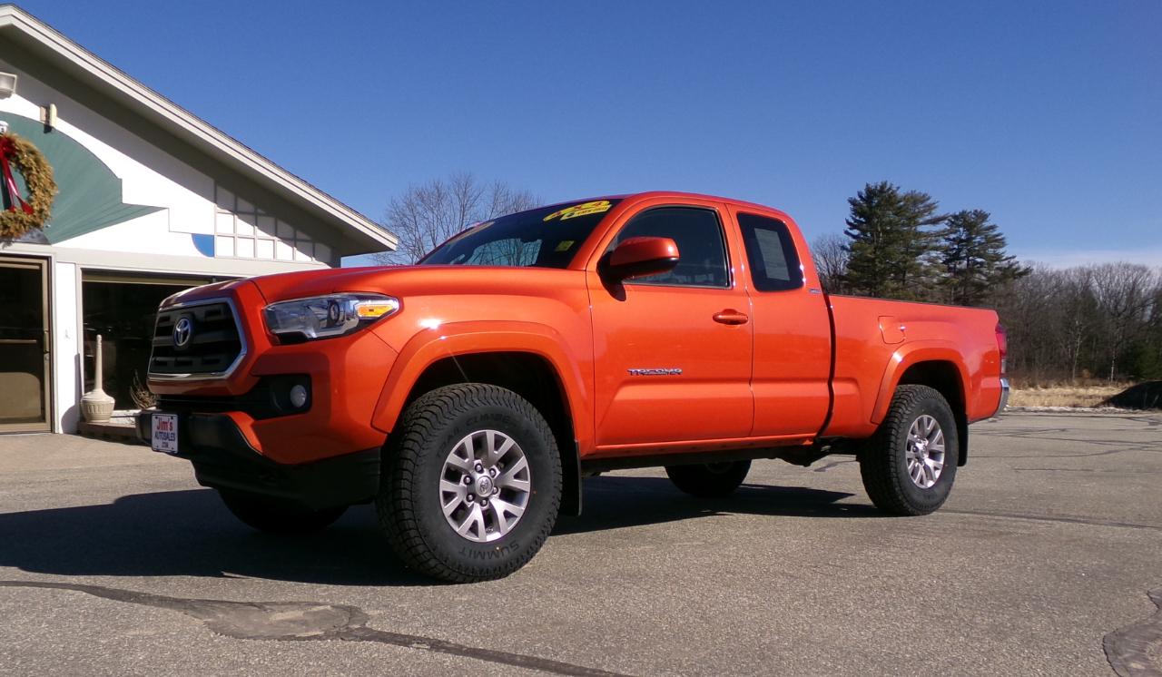 Toyota Tacoma 4WD Access Cab V6 MT (Natl) 2017