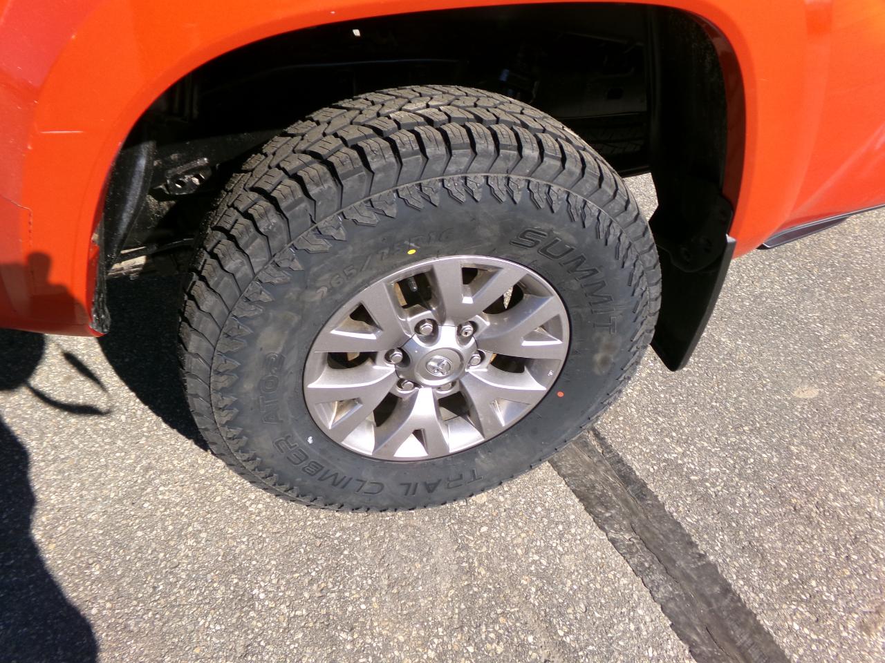 Toyota Tacoma 4WD Access Cab V6 MT (Natl) 2017