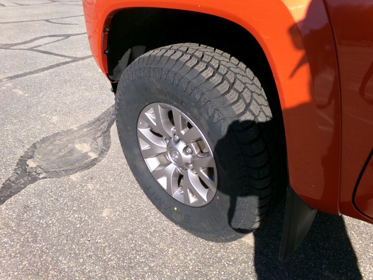 Toyota Tacoma 4WD Access Cab V6 MT (Natl) 2017