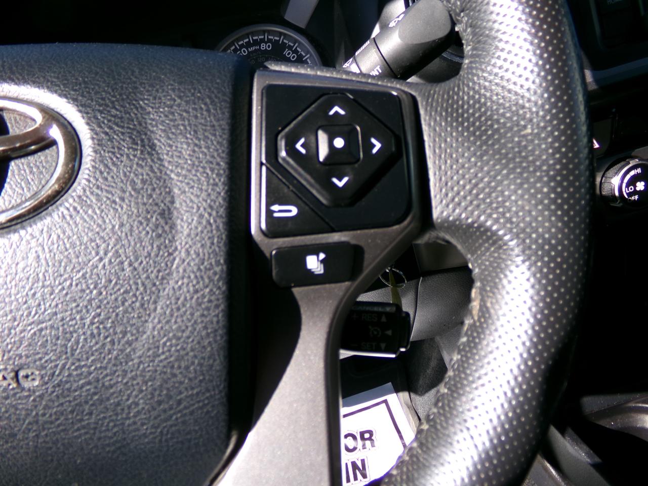 Toyota Tacoma 4WD Access Cab V6 MT (Natl) 2017