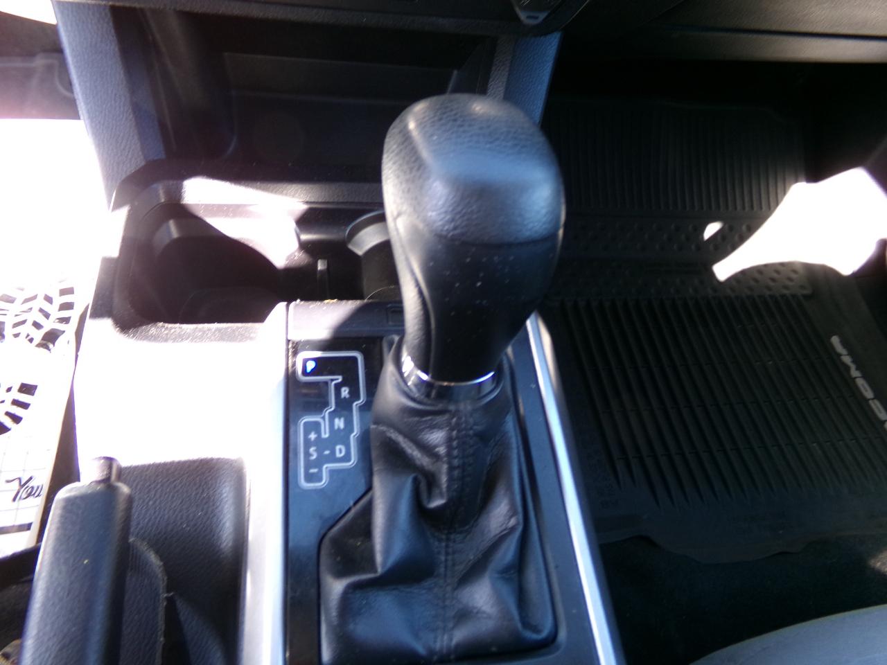 Toyota Tacoma 4WD Access Cab V6 MT (Natl) 2017