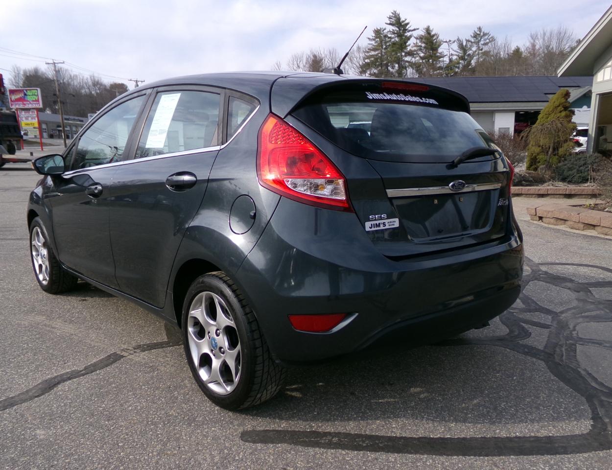 Ford Fiesta 5dr HB SES 2011