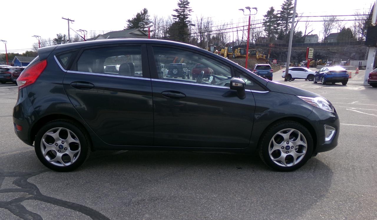 Ford Fiesta 5dr HB SES 2011