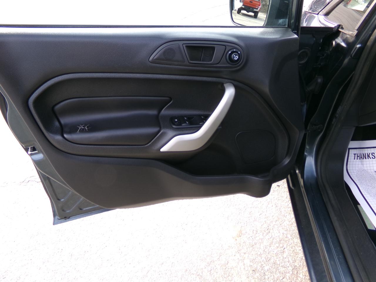 Ford Fiesta 5dr HB SES 2011