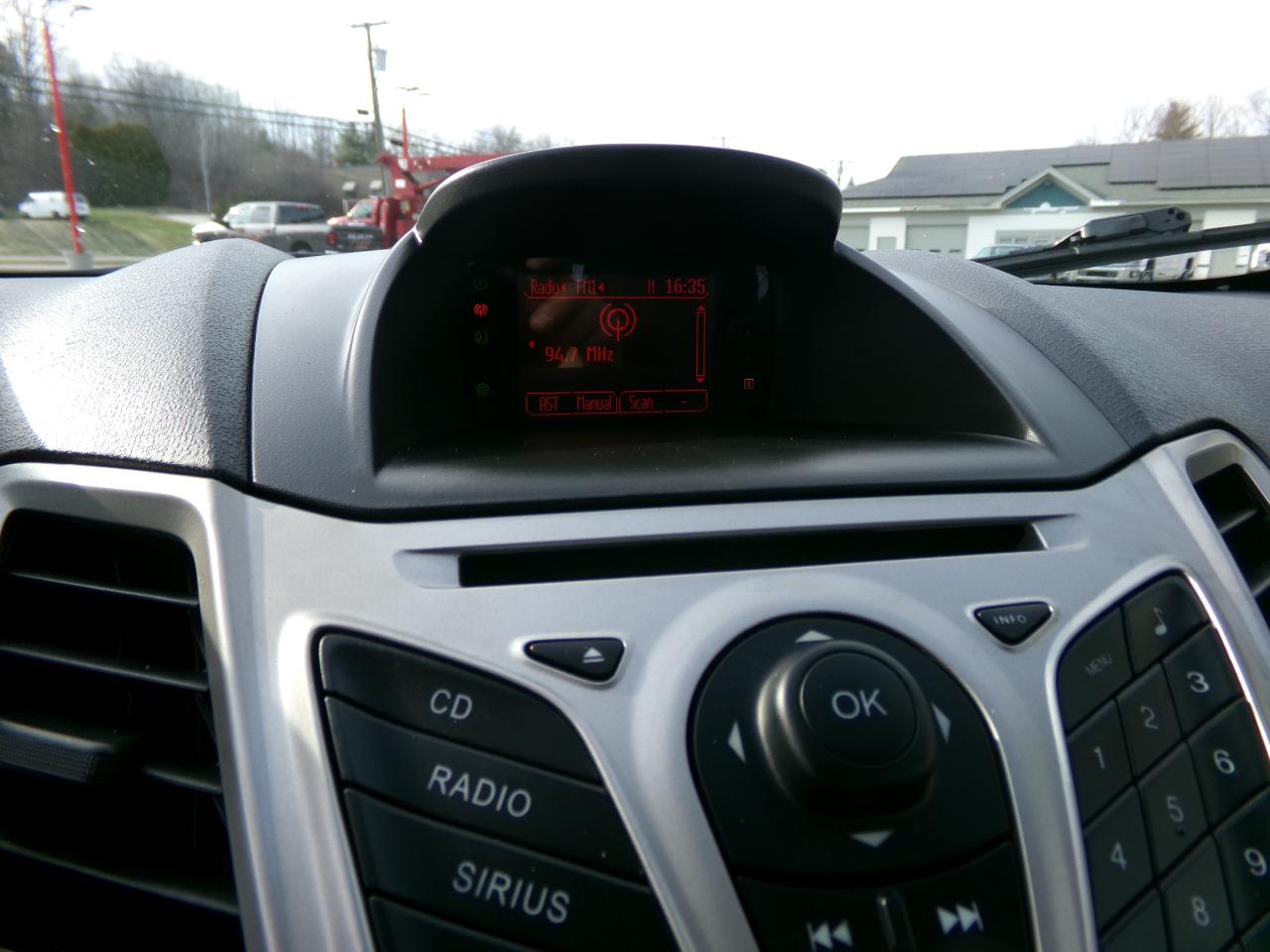 Ford Fiesta 5dr HB SES 2011