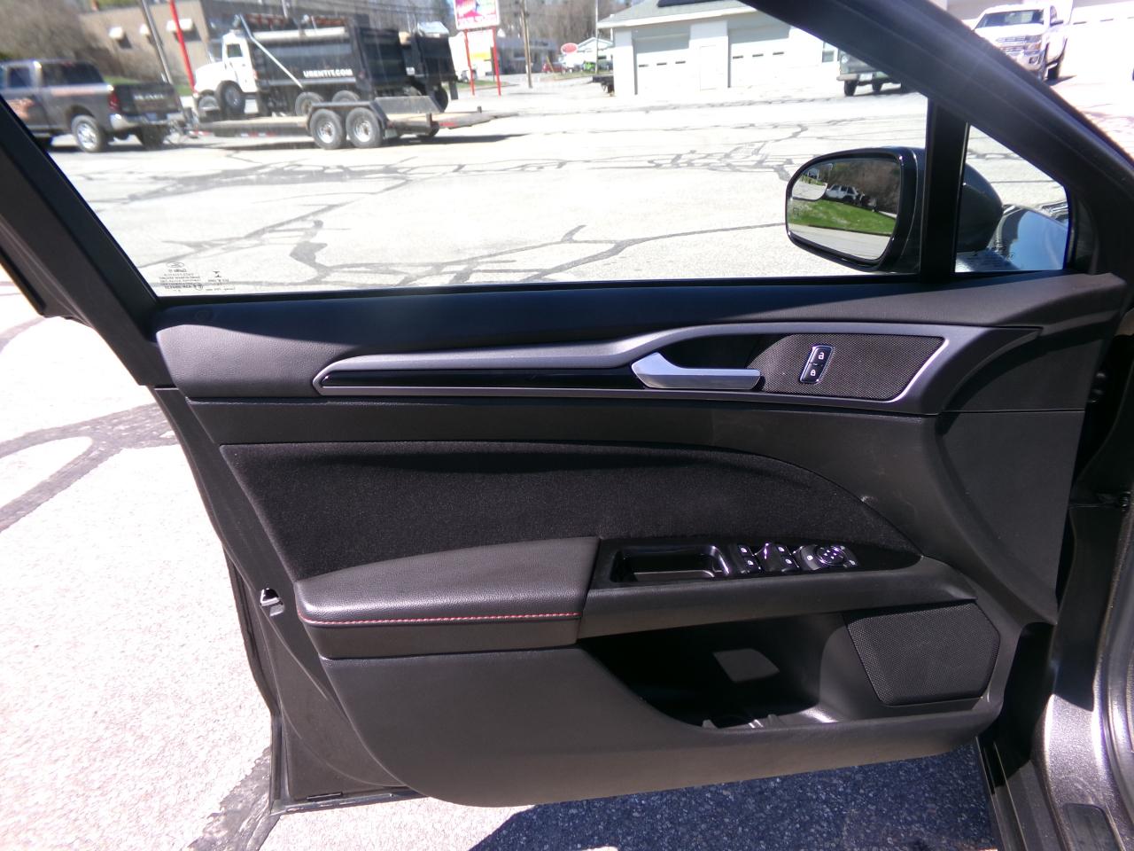 Ford Fusion 4dr Sdn SE Hybrid FWD 2015