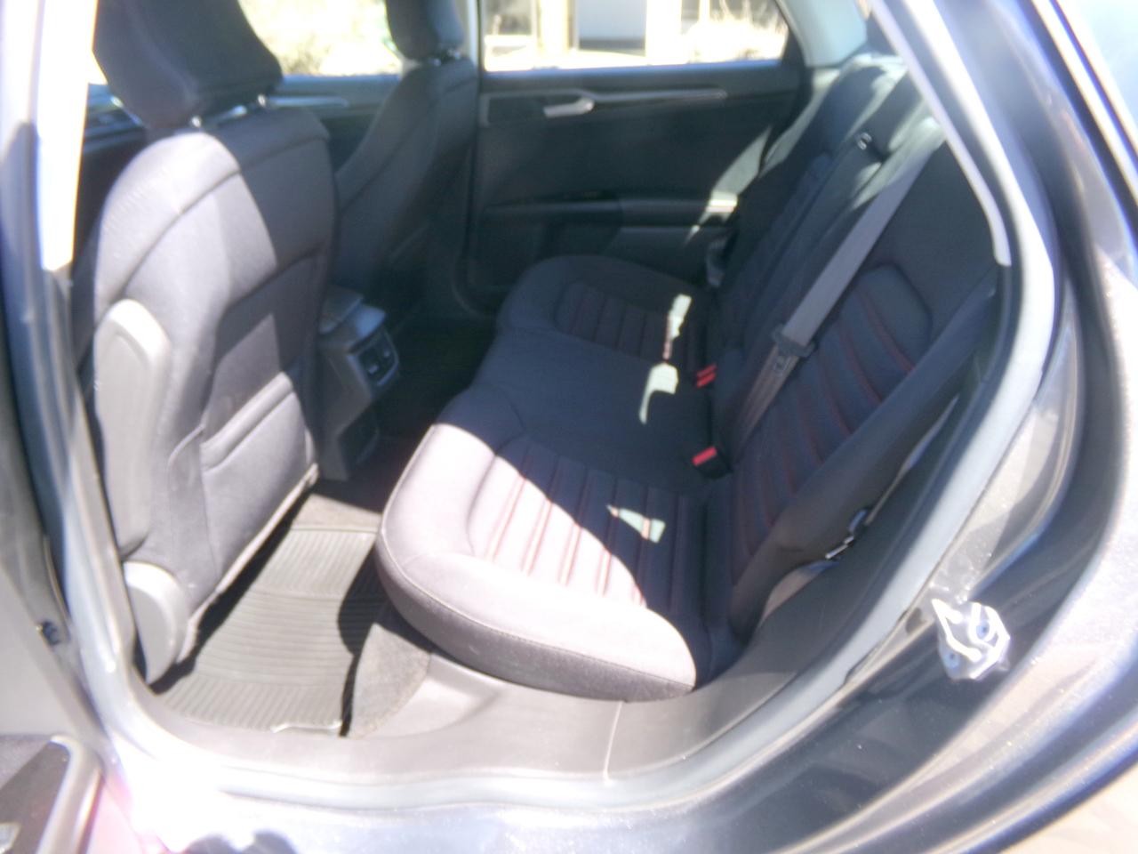 Ford Fusion 4dr Sdn SE Hybrid FWD 2015