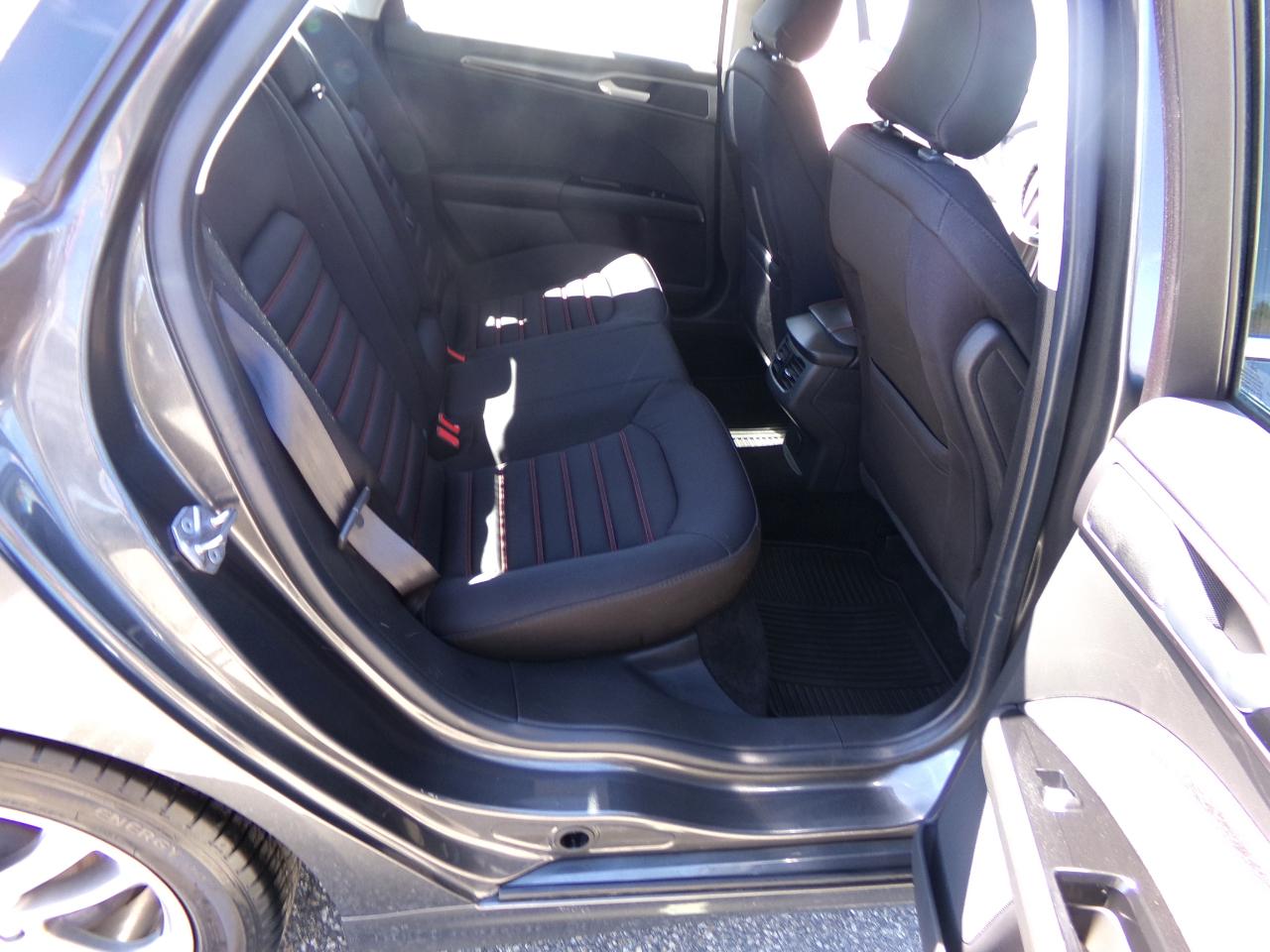 Ford Fusion 4dr Sdn SE Hybrid FWD 2015