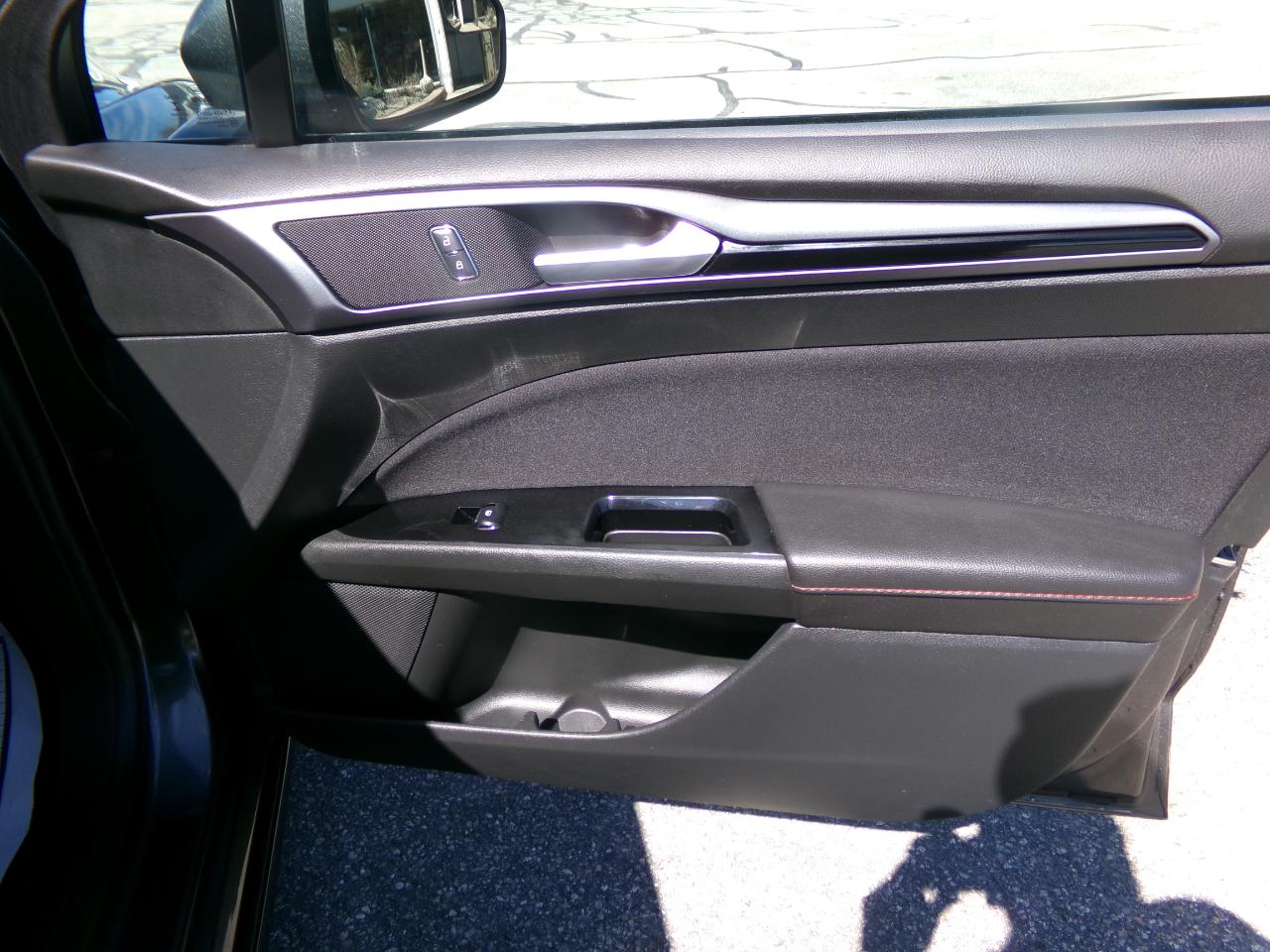 Ford Fusion 4dr Sdn SE Hybrid FWD 2015