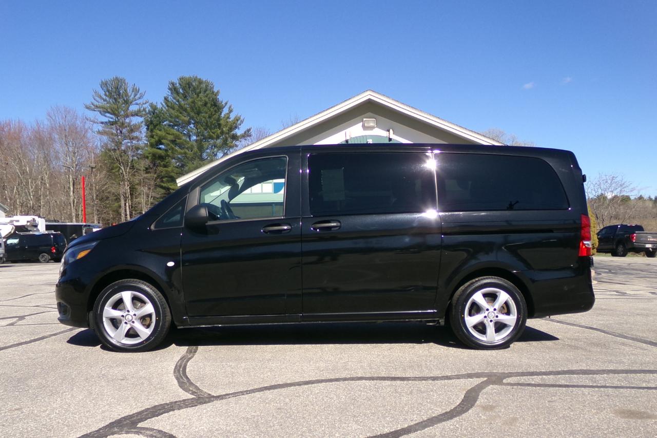 Mercedes-Benz Metris Passenger Van Standard Roof 126" Wheelbase 2018