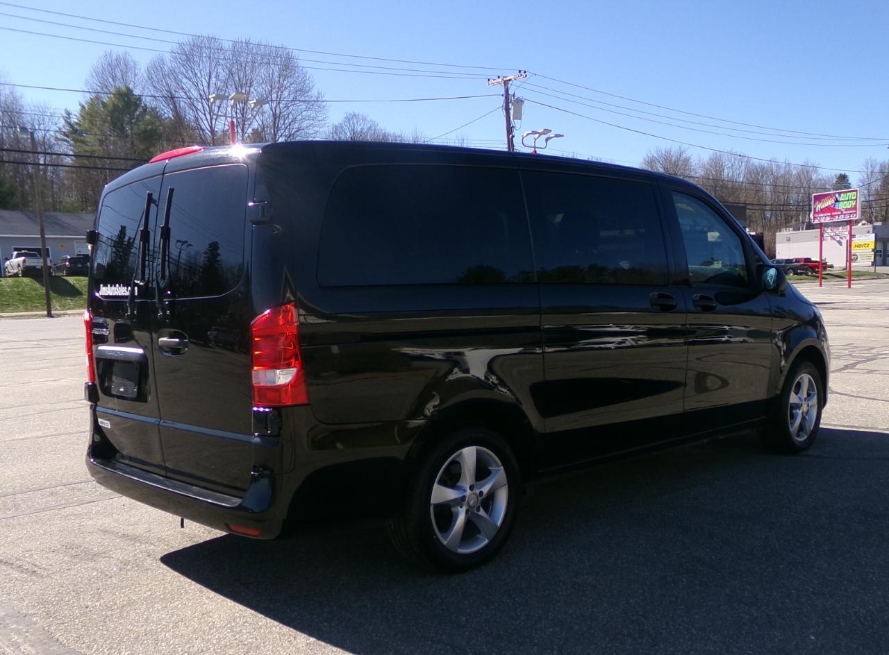 Mercedes-Benz Metris Passenger Van Standard Roof 126" Wheelbase 2018