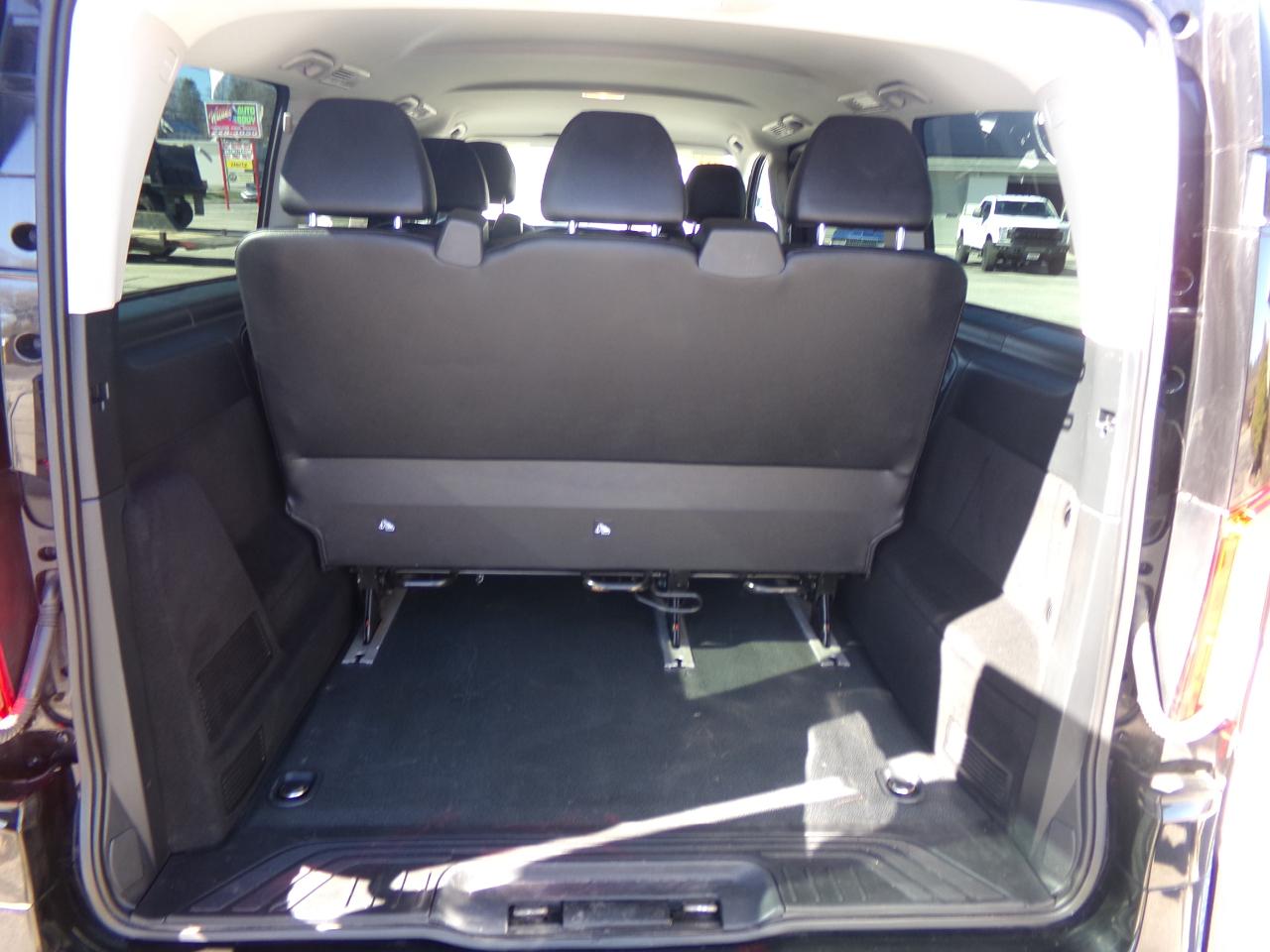 Mercedes-Benz Metris Passenger Van Standard Roof 126" Wheelbase 2018