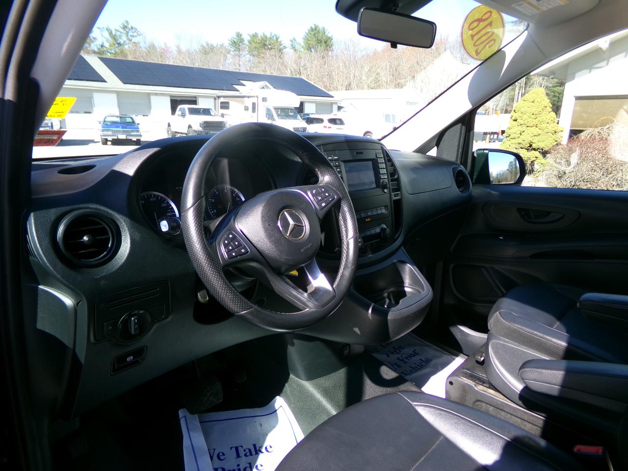 Mercedes-Benz Metris Passenger Van Standard Roof 126" Wheelbase 2018