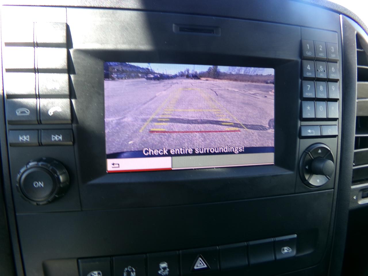 Mercedes-Benz Metris Passenger Van Standard Roof 126" Wheelbase 2018