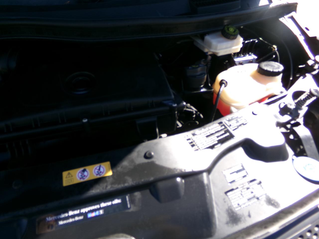 Mercedes-Benz Metris Passenger Van Standard Roof 126" Wheelbase 2018