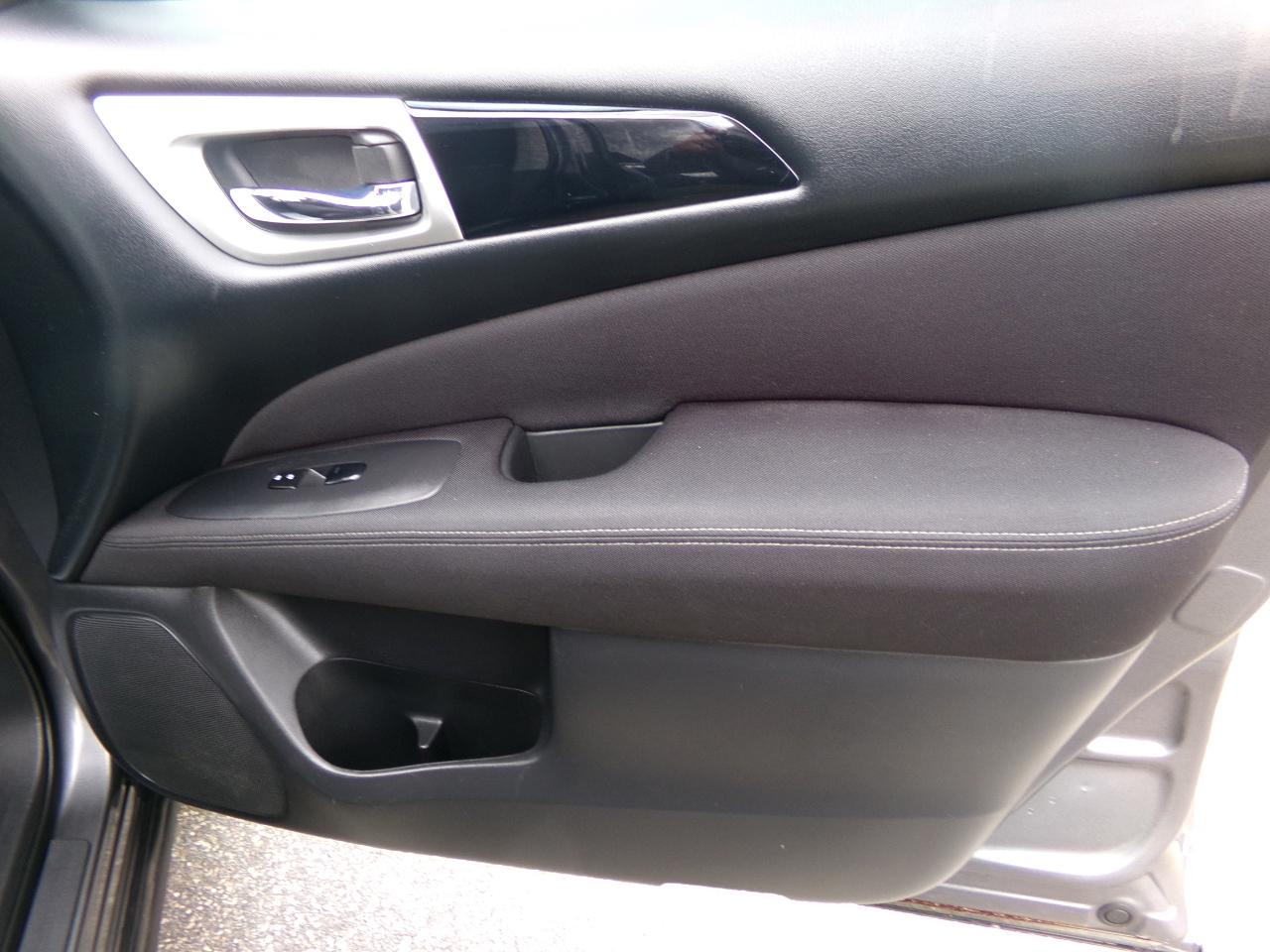 Nissan Pathfinder 4x4 S 2017