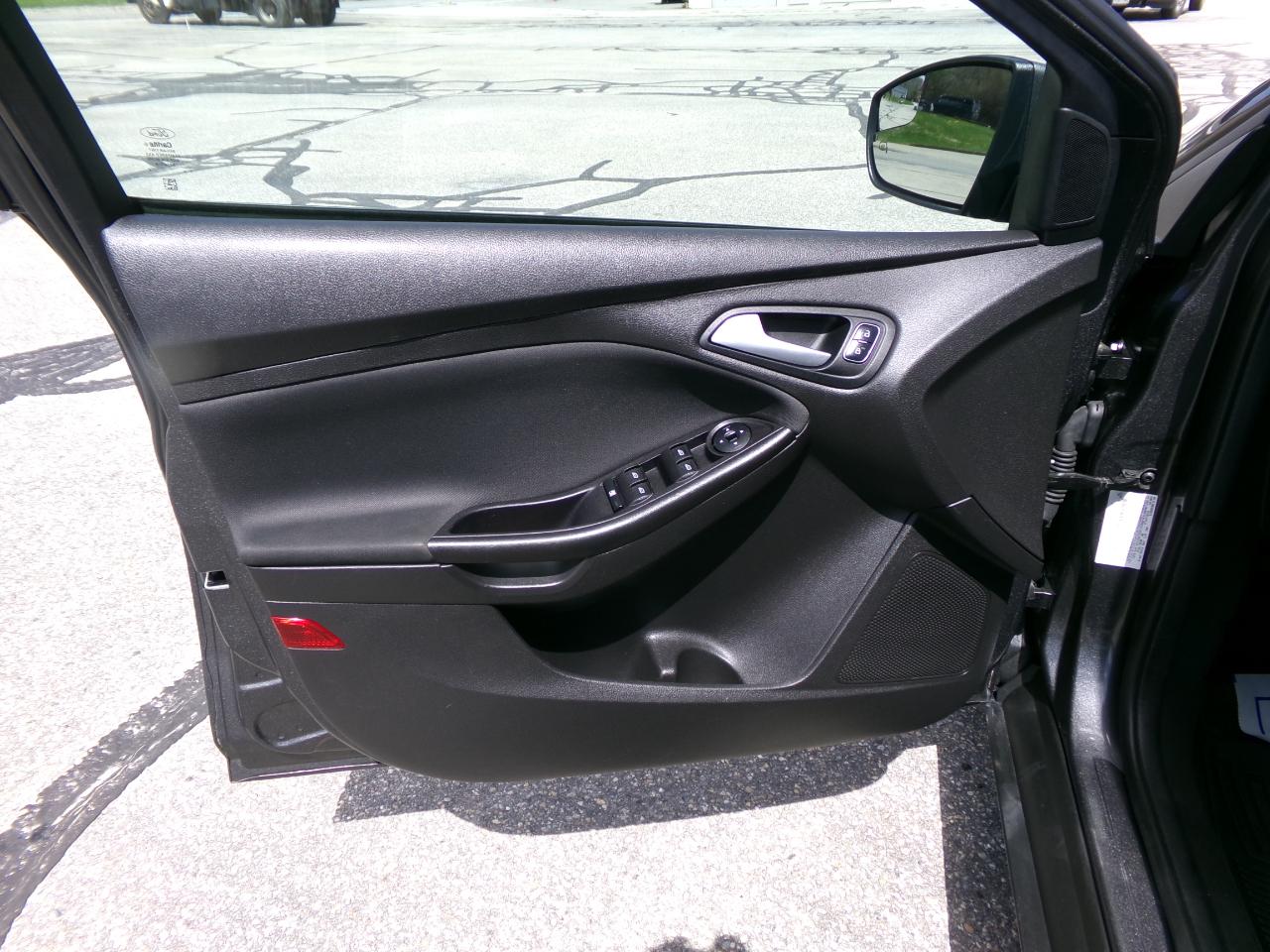 Ford Focus SE Hatch 2018
