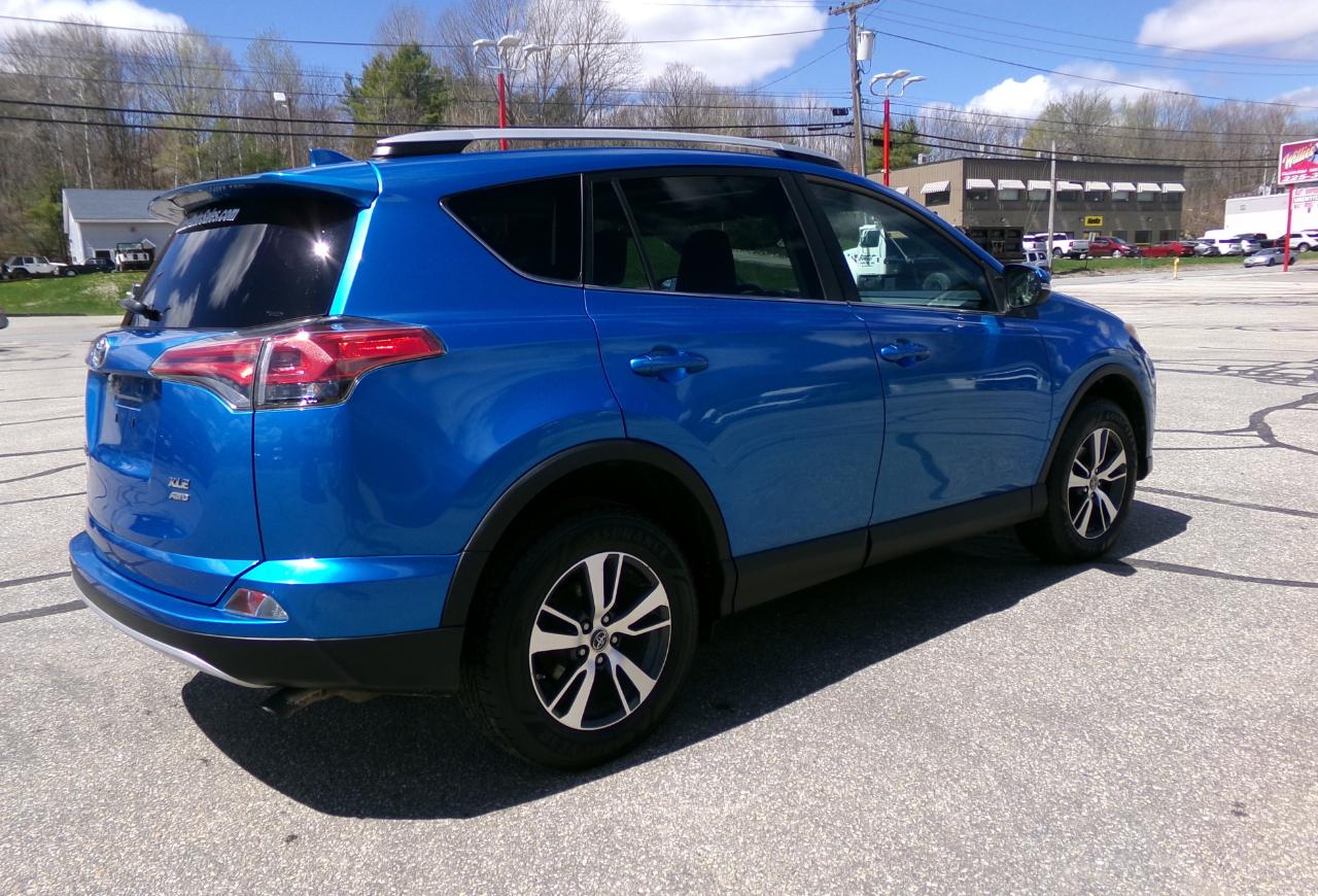 Toyota RAV4 AWD 4dr XLE (Natl) 2016