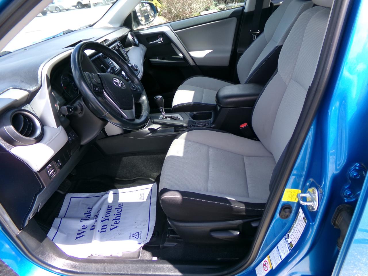 Toyota RAV4 AWD 4dr XLE (Natl) 2016