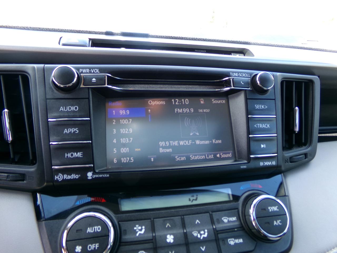 Toyota RAV4 AWD 4dr XLE (Natl) 2016