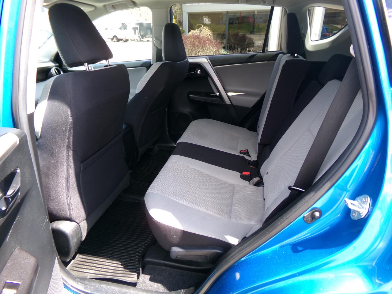 Toyota RAV4 AWD 4dr XLE (Natl) 2016