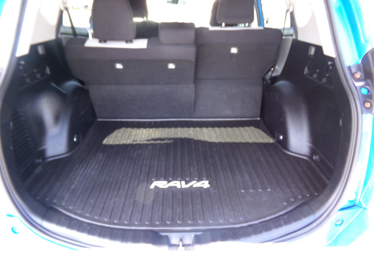 Toyota RAV4 AWD 4dr XLE (Natl) 2016