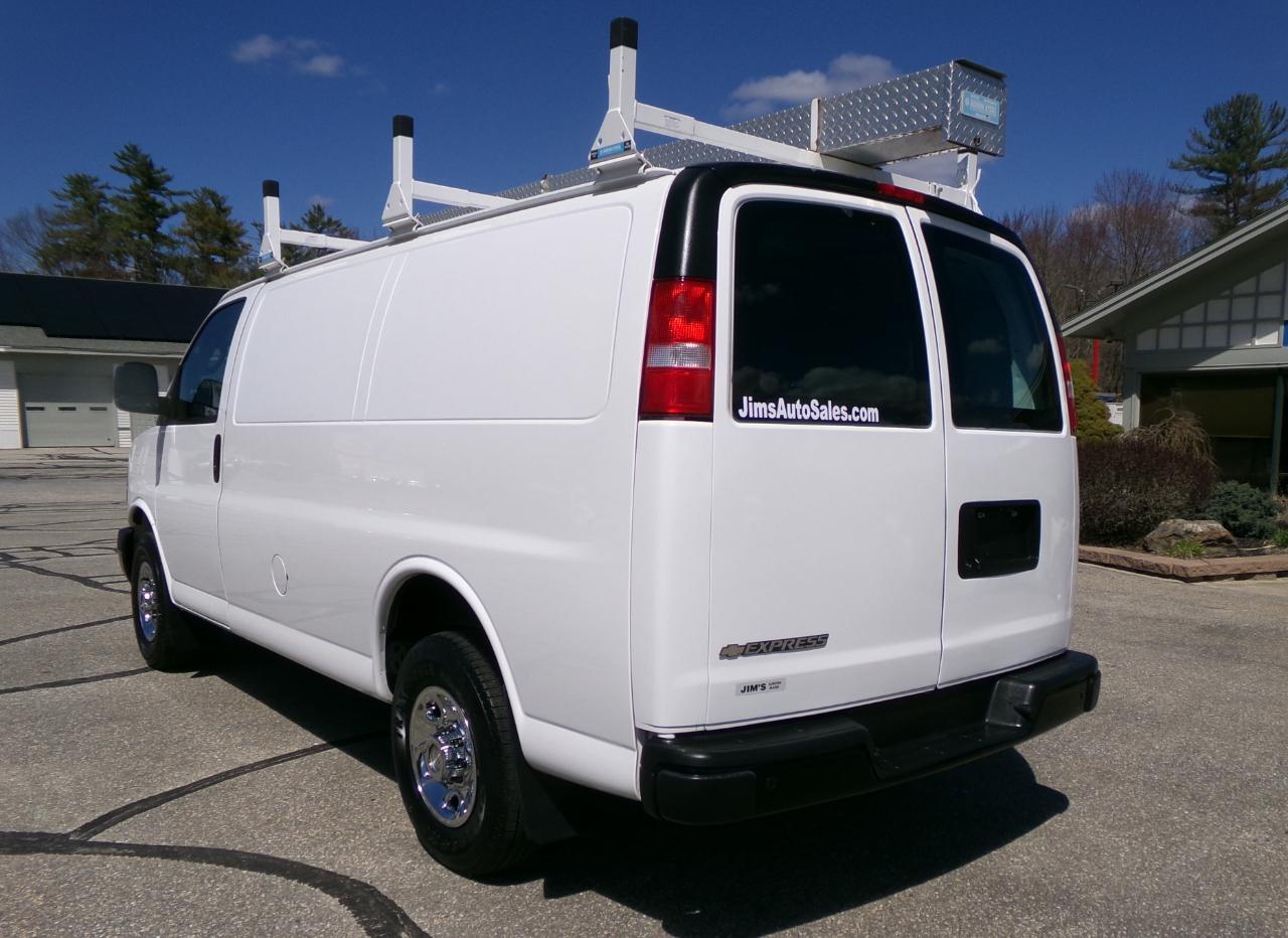 Chevrolet Express Cargo Van RWD 2500 135" 2020